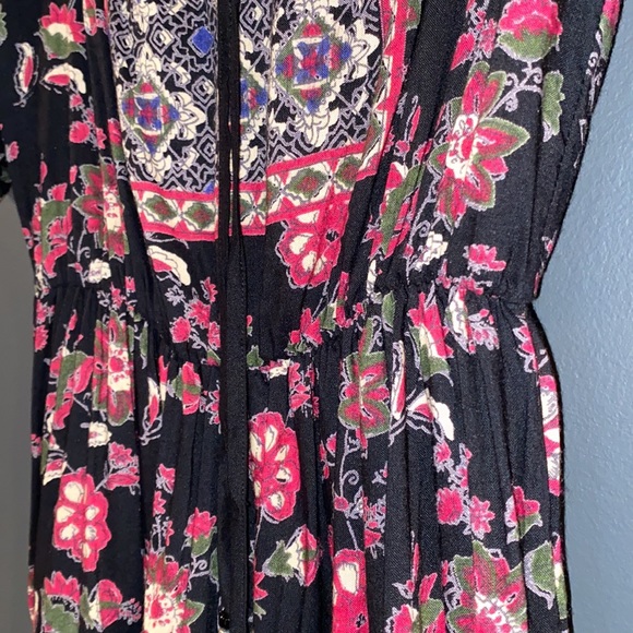 Staring at stars women’s cold shoulder black and pink floral dress size XS - Picture 4 of 9